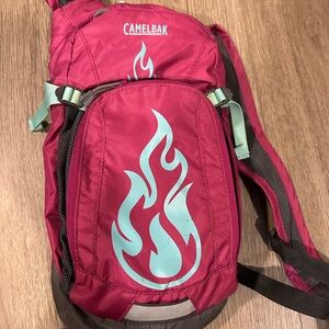 CamelBak kid’s Pink Mini M.U.L.E. Backpack